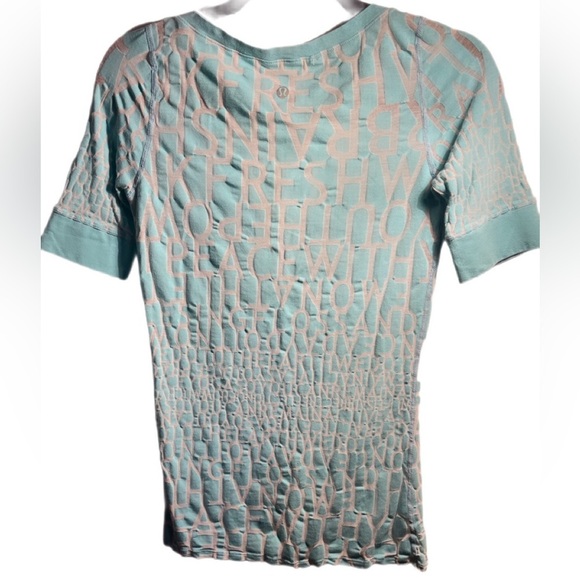 Lululemon Fresh Manifesto Deep Vneck Blue Stretch Light short sleeve shirt 2 - Picture 2 of 2